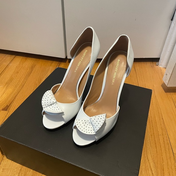 Badgley Mischka white leather stilettos size 10 - Picture 5 of 9